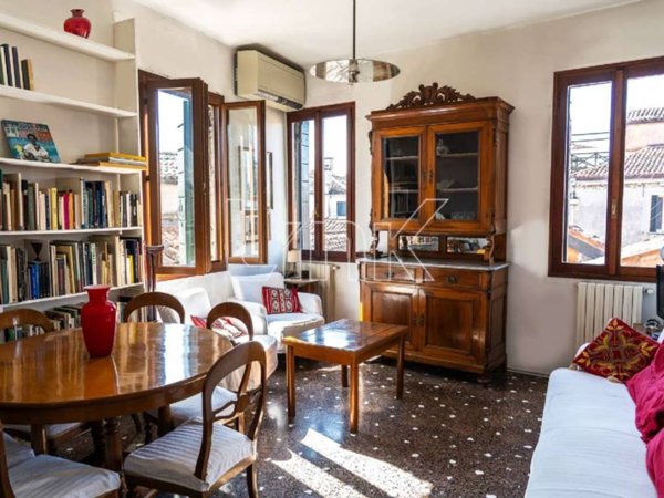 appartamento in vendita a Venezia in zona Sestiere Dorsoduro