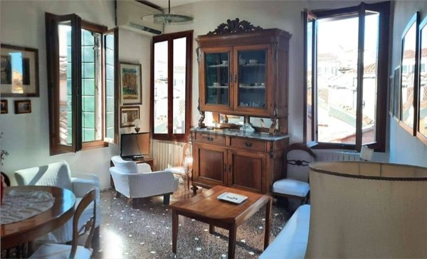 appartamento in vendita a Venezia in zona Sestiere Dorsoduro