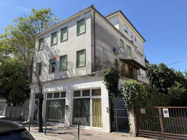 negozio in vendita a Venezia in zona Marghera