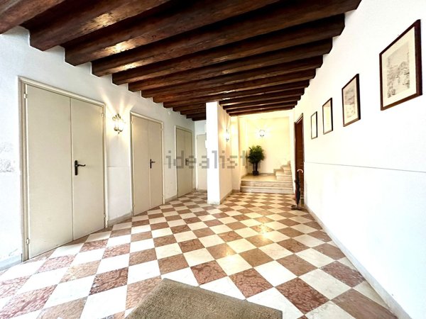 appartamento in vendita a Venezia in zona Sestiere Dorsoduro