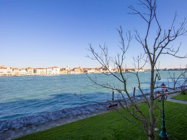 appartamento in vendita a Venezia in zona Giudecca