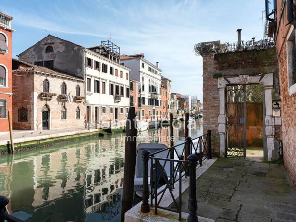 appartamento in vendita a Venezia in zona Sestiere Cannaregio