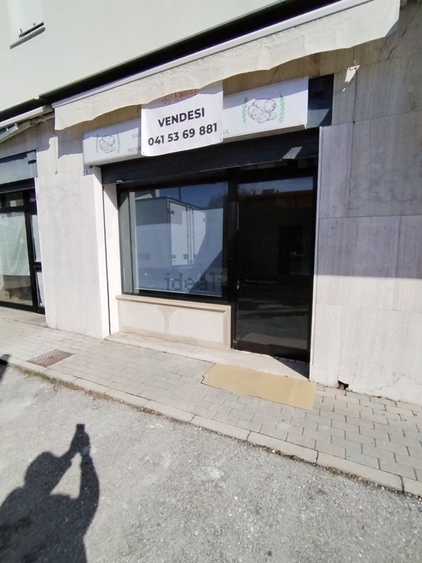 negozio in vendita a Venezia in zona Mestre