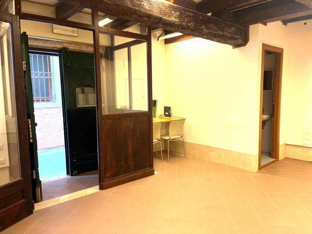 negozio in vendita a Venezia in zona Sestiere San Polo
