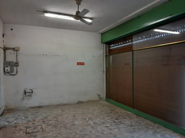 negozio in vendita a Venezia in zona Mestre