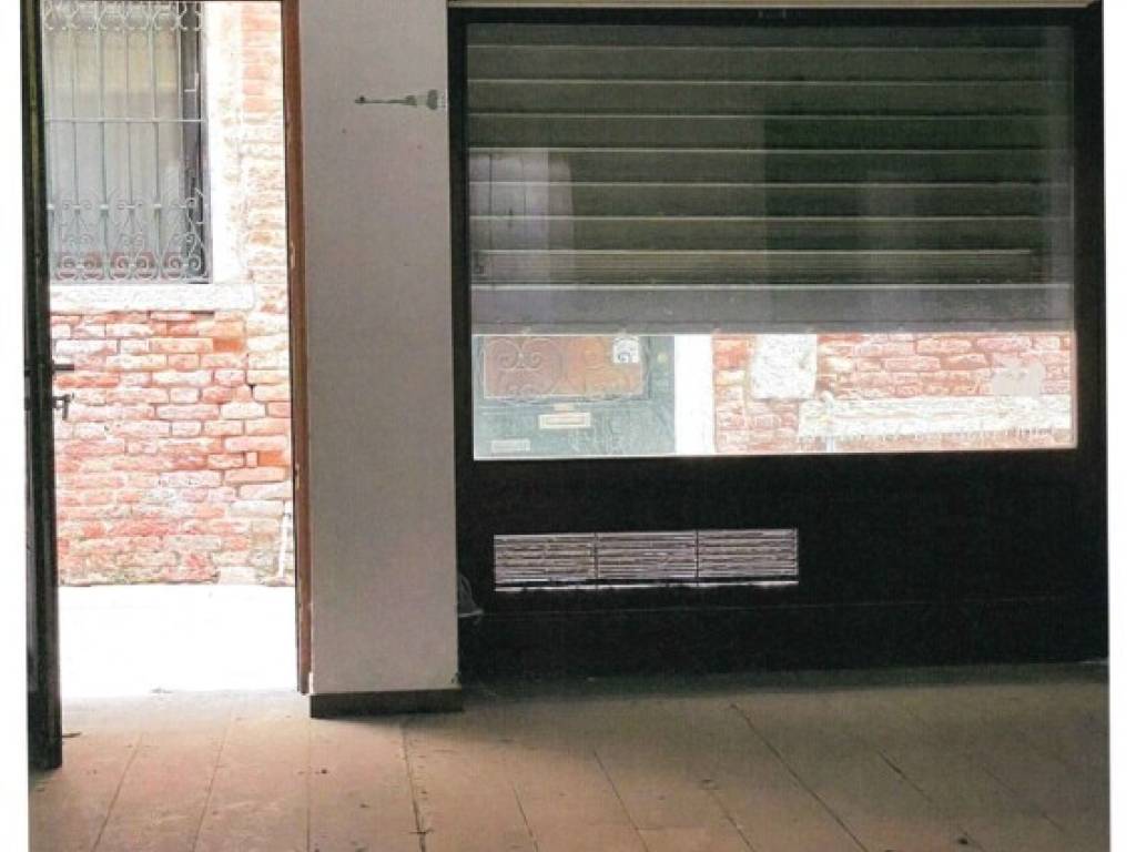 negozio in vendita a Venezia in zona Sestiere Santa Croce