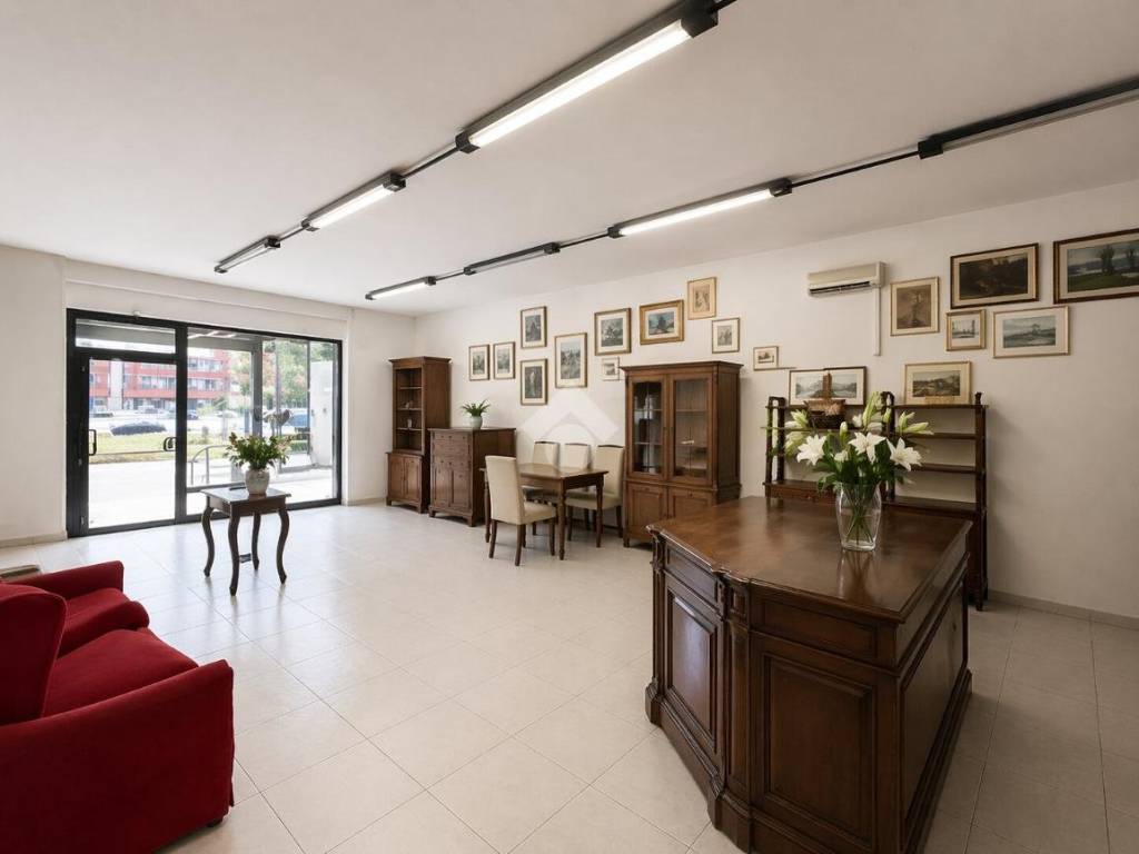 negozio in vendita a Venezia in zona Marghera