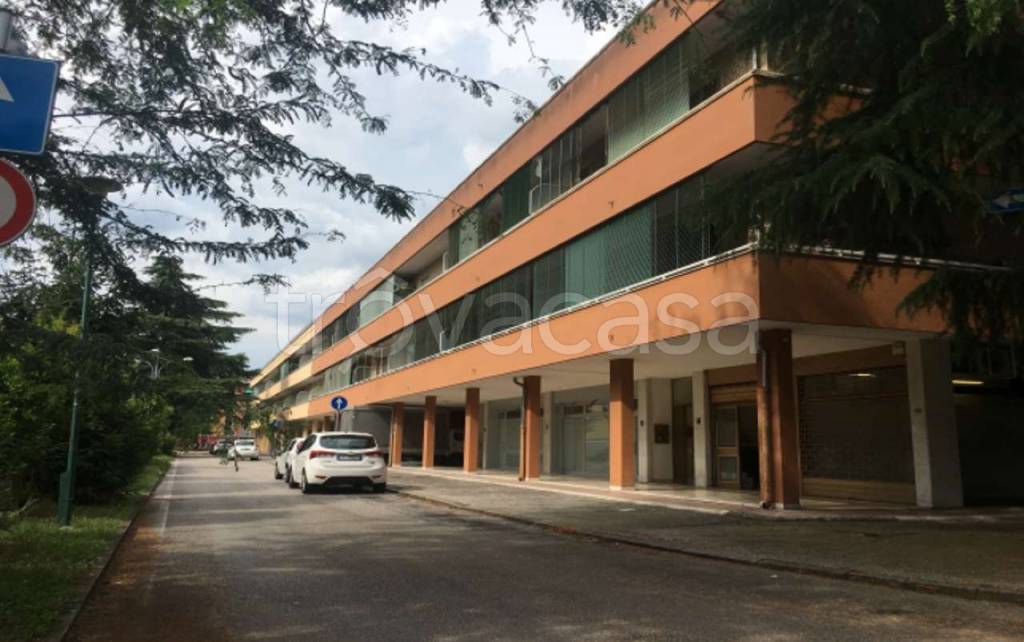 negozio in vendita a Venezia in zona Mestre