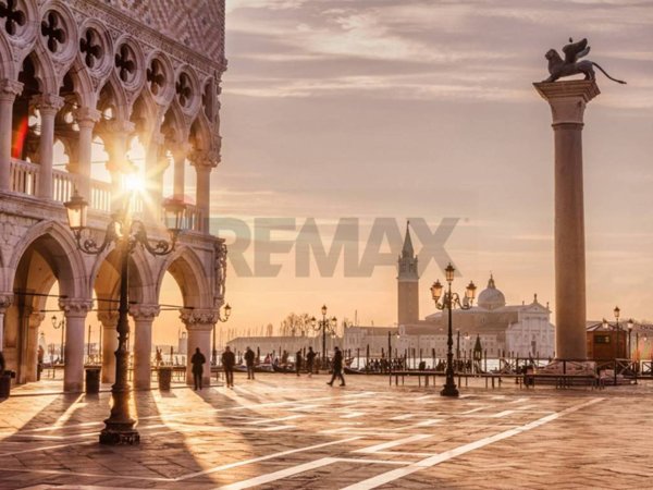 negozio in vendita a Venezia in zona Sestiere Santa Croce