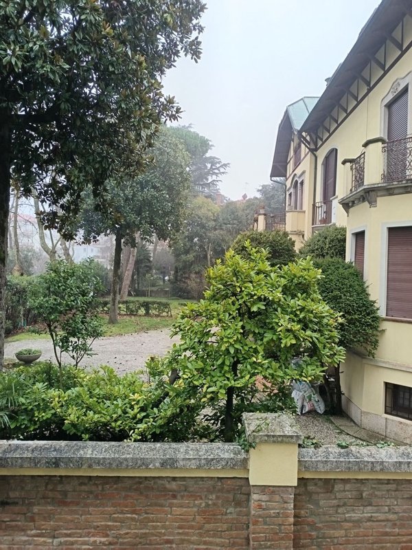 appartamento in vendita a Venezia in zona Lido di Venezia