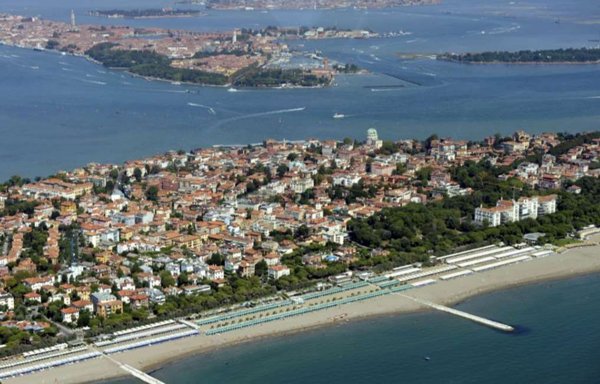 appartamento in vendita a Venezia in zona Lido di Venezia