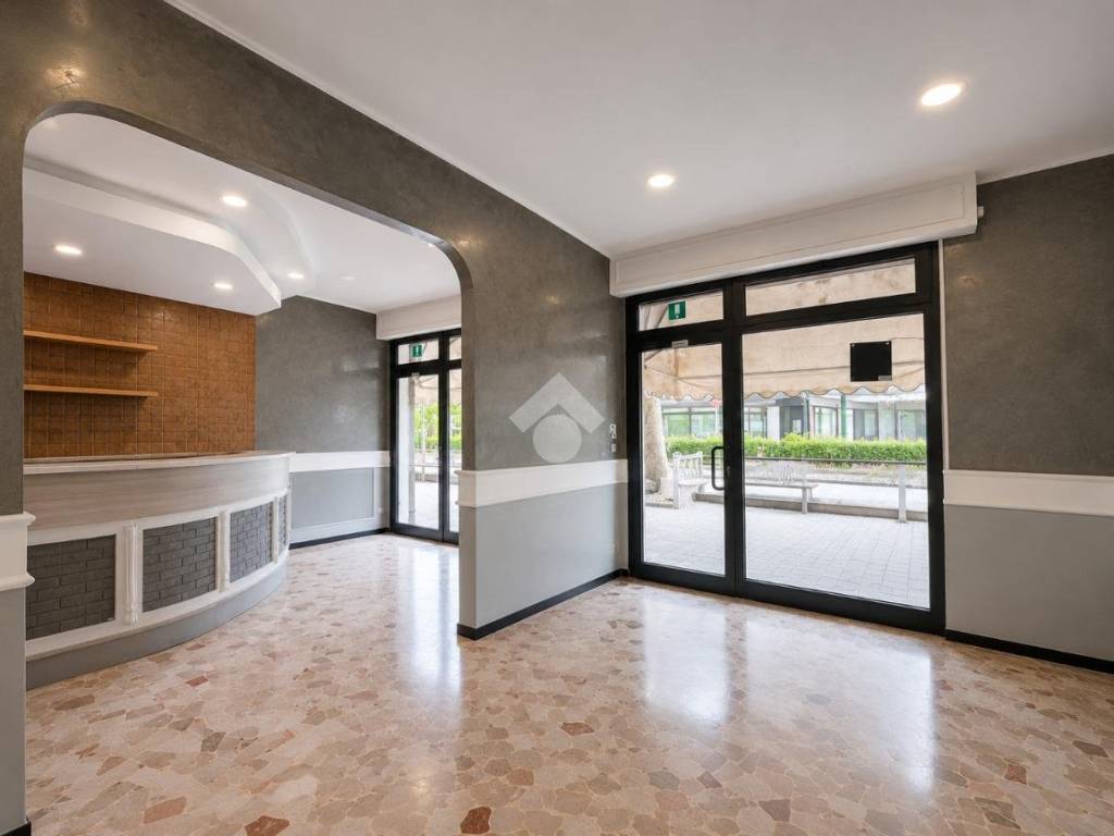 negozio in vendita a Venezia in zona Marghera