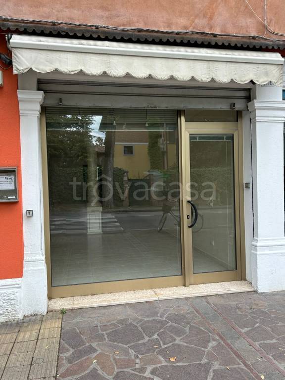 negozio in vendita a Venezia in zona Lido di Venezia