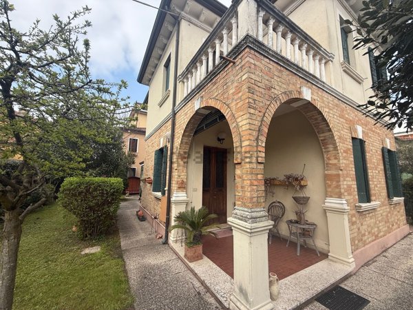 casa indipendente in vendita a Venezia in zona Mestre