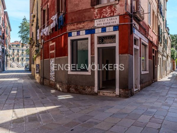 negozio in vendita a Venezia in zona Sestiere Dorsoduro