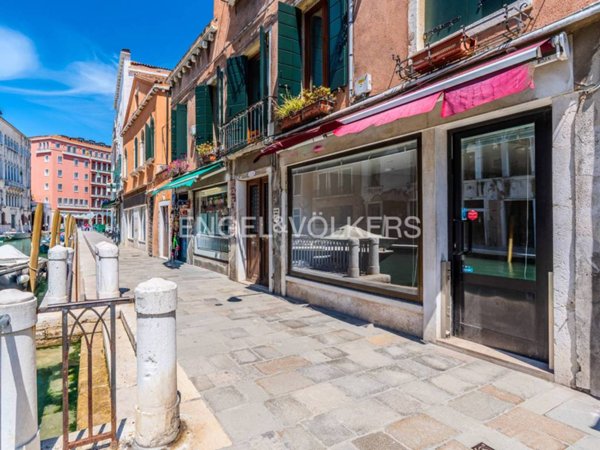 negozio in vendita a Venezia in zona Sestiere Santa Croce