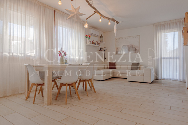 casa semindipendente in vendita a Venezia in zona Lido di Venezia