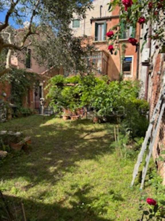 casa indipendente in vendita a Venezia in zona Sestiere Cannaregio