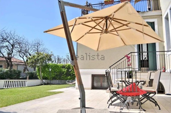 appartamento in vendita a Venezia in zona Lido di Venezia