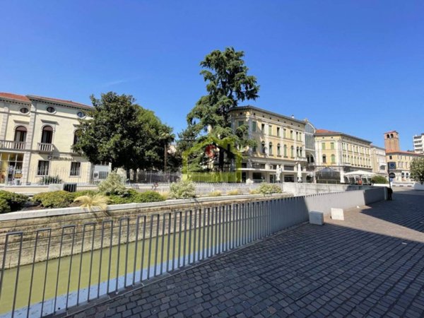 negozio in vendita a Venezia in zona Mestre