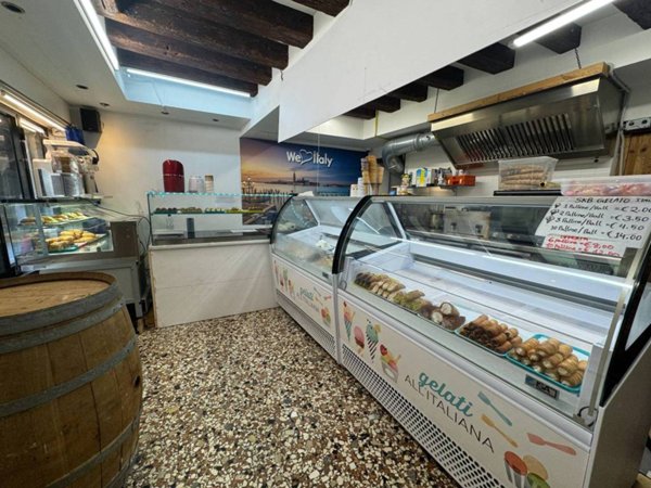 negozio in vendita a Venezia in zona Sestiere Dorsoduro