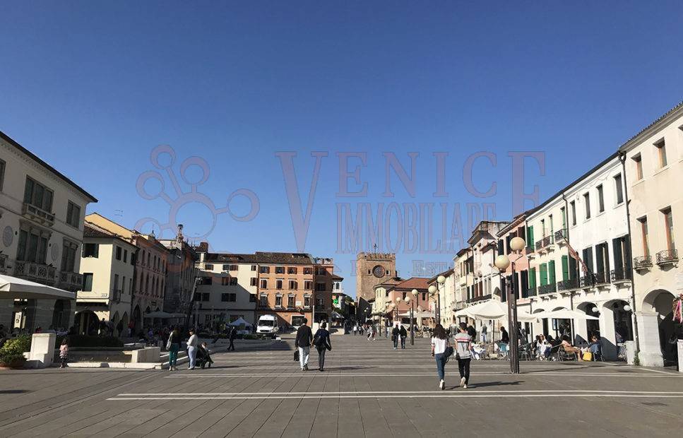 negozio in vendita a Venezia in zona Marghera