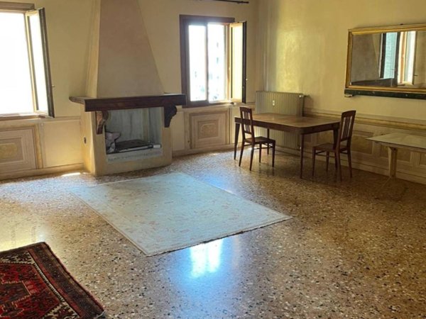 appartamento in vendita a Venezia in zona Sestiere Santa Croce