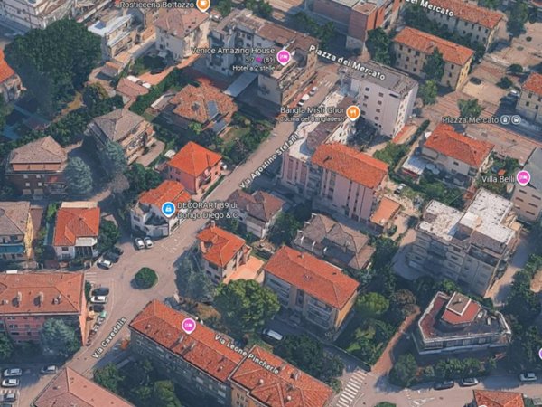 negozio in vendita a Venezia in zona Marghera
