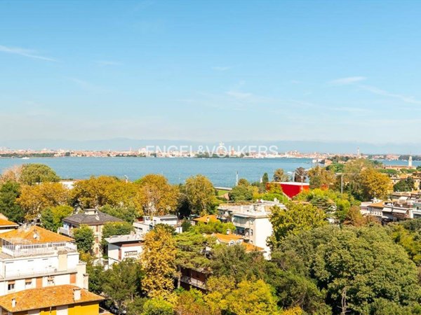 appartamento in vendita a Venezia in zona Lido di Venezia