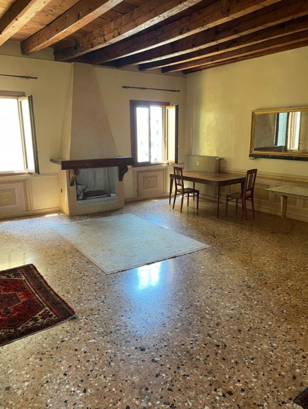 appartamento in vendita a Venezia in zona Sestiere Dorsoduro