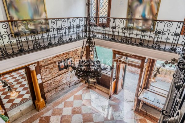 negozio in vendita a Venezia in zona Sestiere Dorsoduro