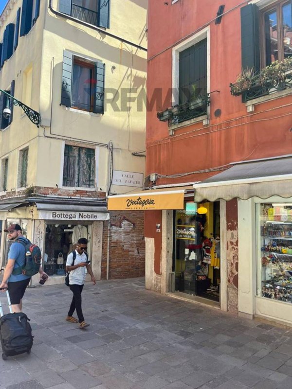 negozio in vendita a Venezia in zona Sestiere Cannaregio