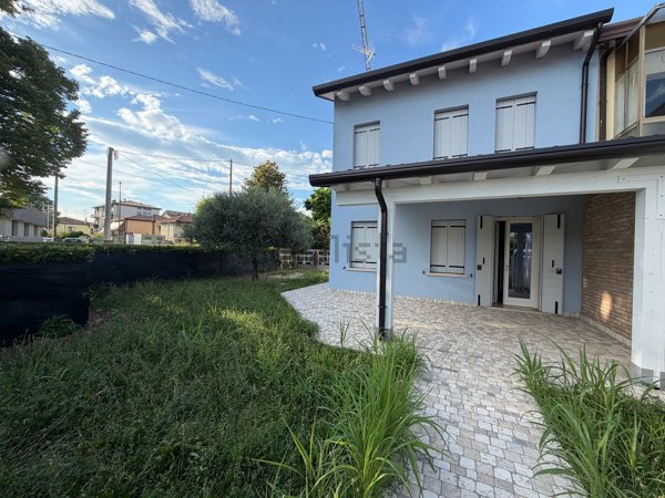 casa indipendente in vendita a Venezia in zona Trivignano