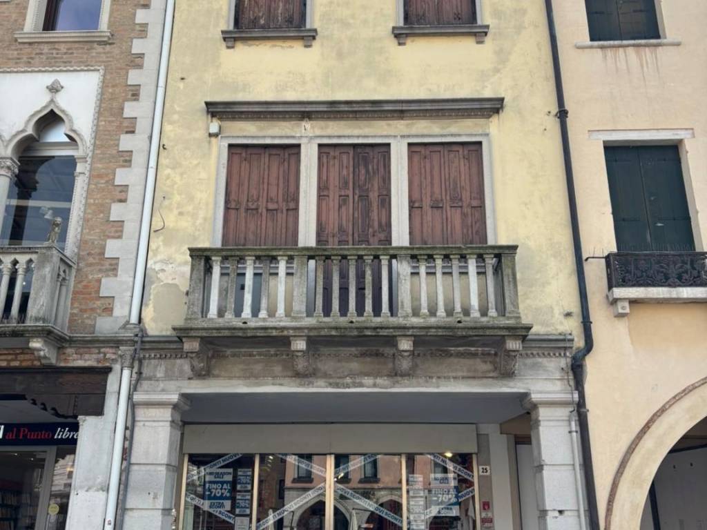negozio in vendita a Venezia in zona Marghera