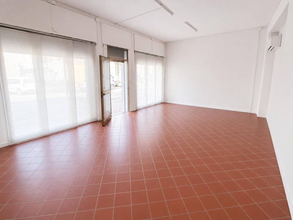 negozio in vendita a Venezia in zona Mestre