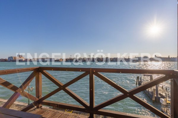 appartamento in vendita a Venezia in zona Sestiere Dorsoduro
