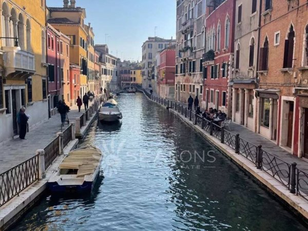 ufficio in vendita a Venezia in zona Sestiere Santa Croce