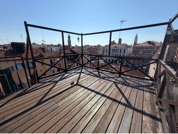 appartamento in vendita a Venezia in zona Sestiere San Polo