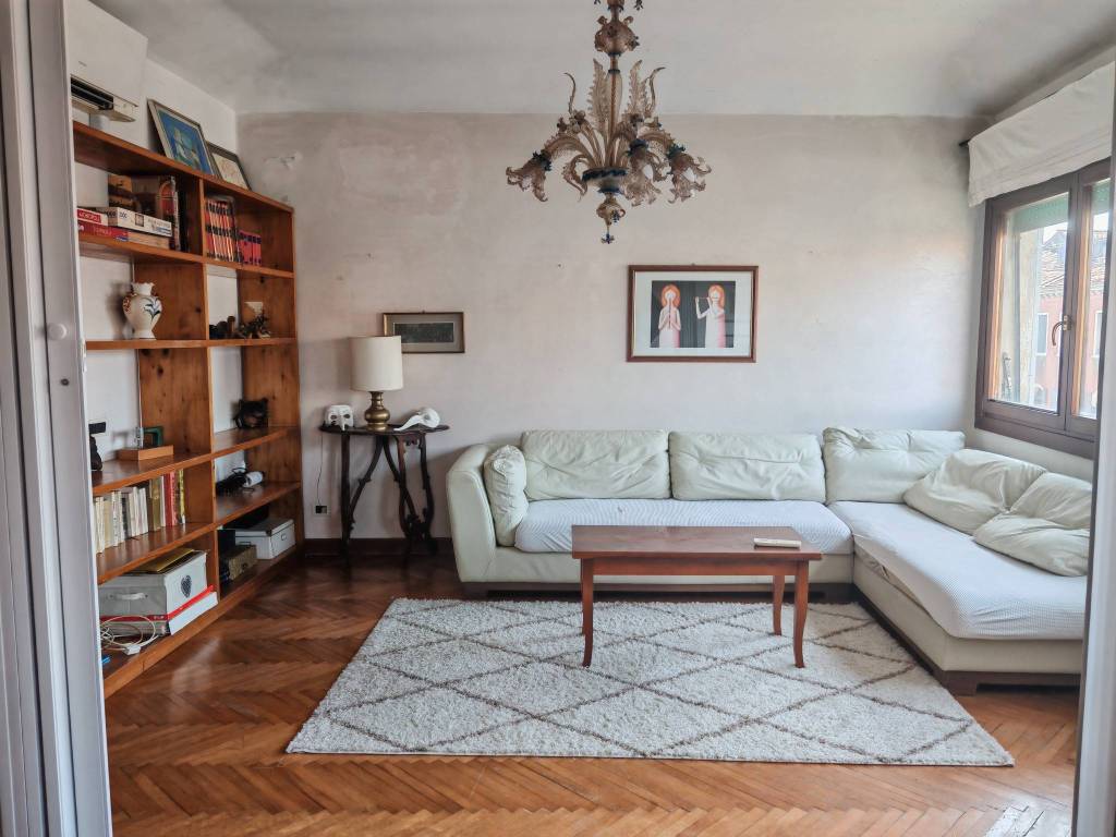 appartamento in vendita a Venezia in zona Sestiere Dorsoduro