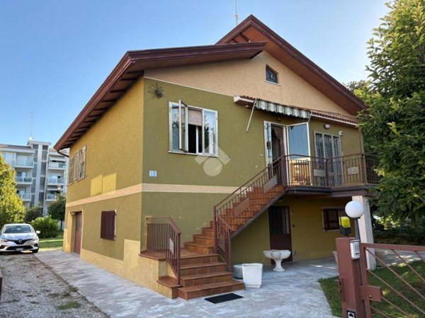 casa indipendente in vendita a Venezia in zona Mestre