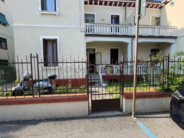 casa indipendente in vendita a Venezia in zona Mestre
