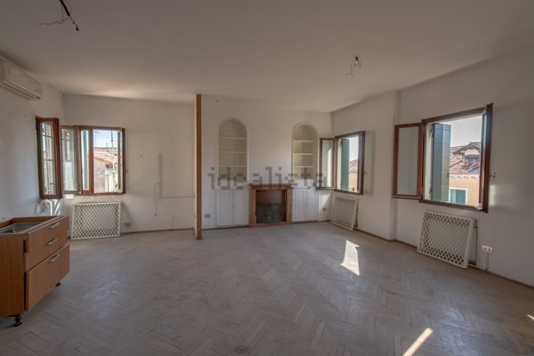 appartamento in vendita a Venezia in zona Sestiere Dorsoduro