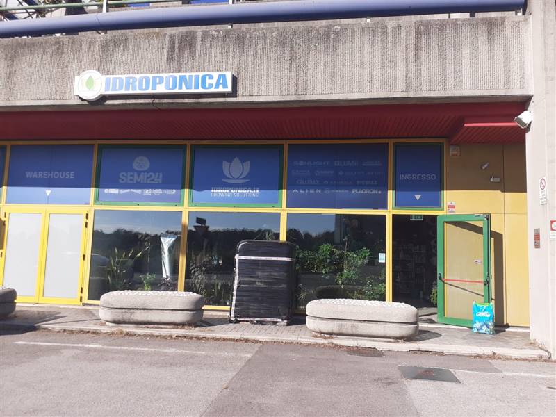 negozio in vendita a Venezia in zona Mestre