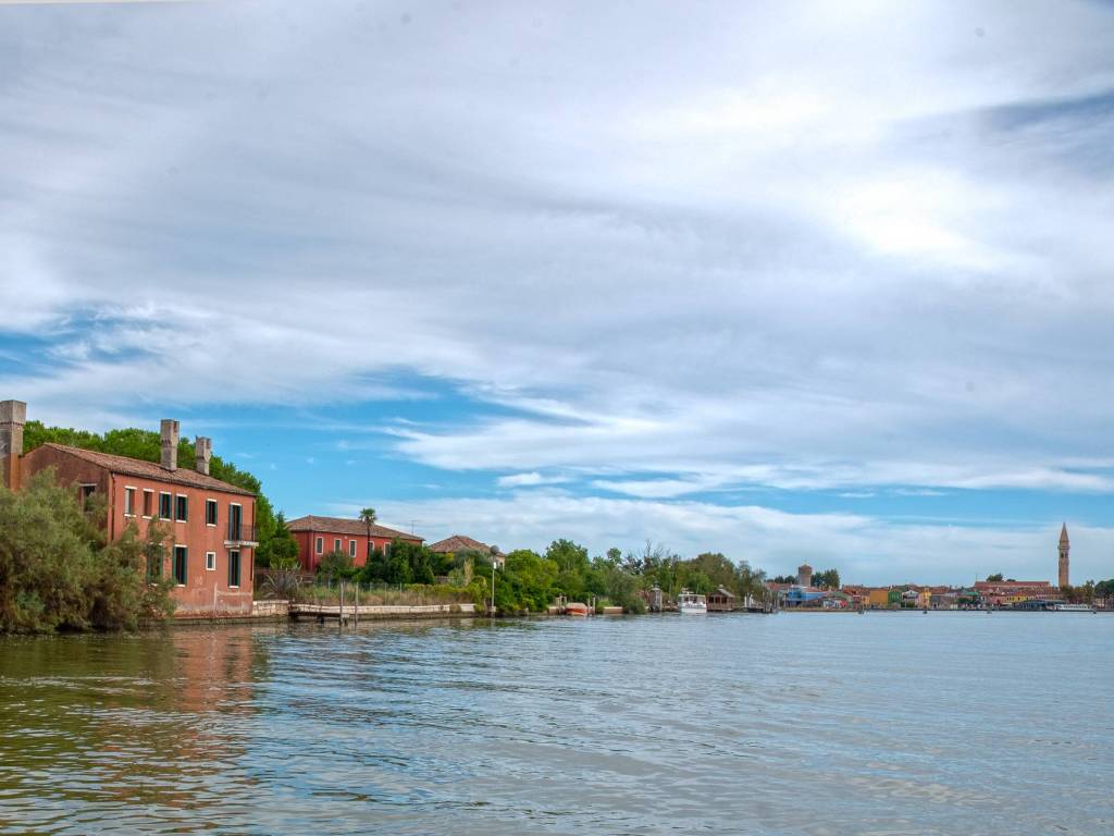 intera palazzina in vendita a Venezia in zona Burano