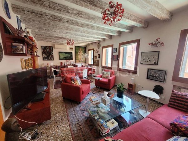 casa indipendente in vendita a Venezia in zona Sestiere Dorsoduro