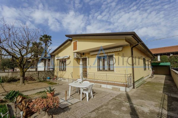 casa indipendente in vendita a Vigonovo in zona Galta