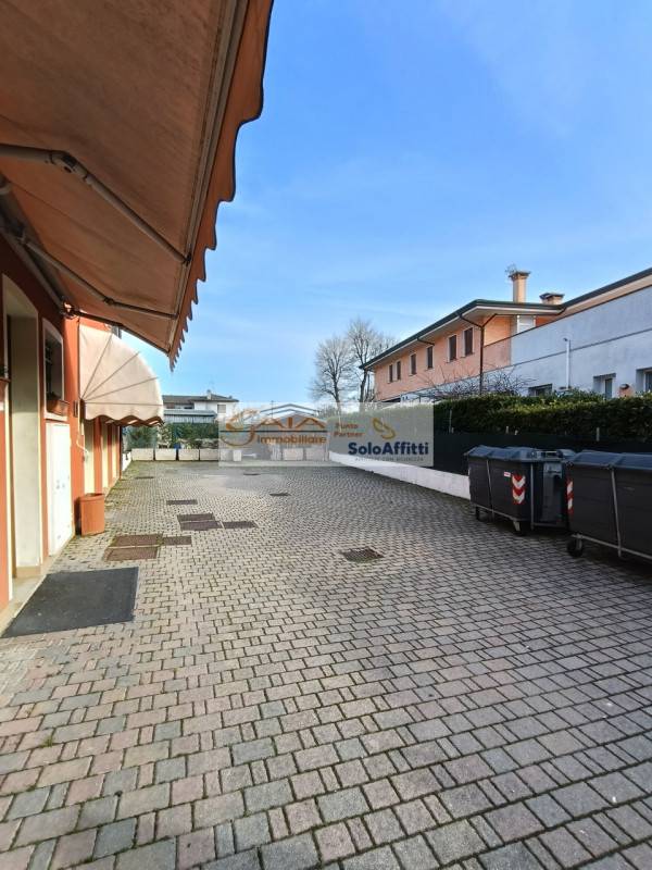negozio in vendita a Vigonovo in zona Galta