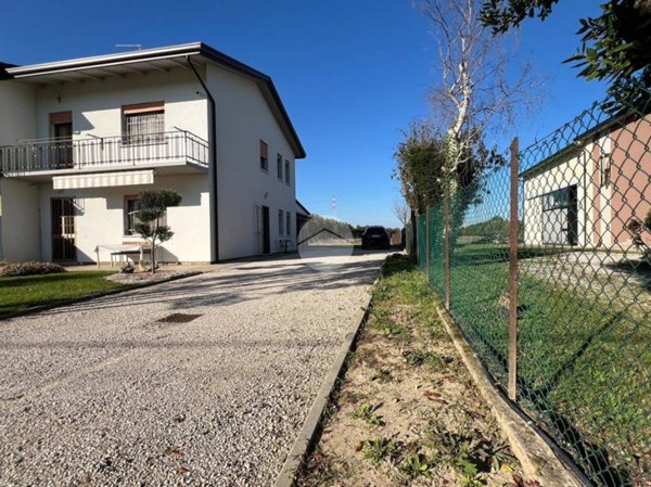 casa indipendente in vendita a Vigonovo in zona Galta