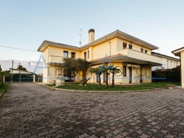 casa indipendente in vendita a Vigonovo in zona Galta