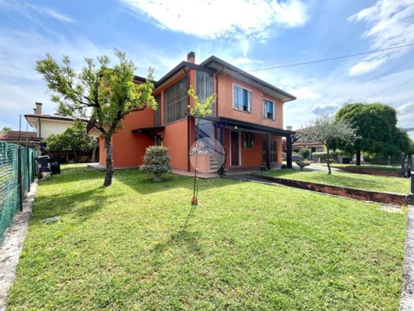 casa indipendente in vendita a Vigonovo in zona Galta